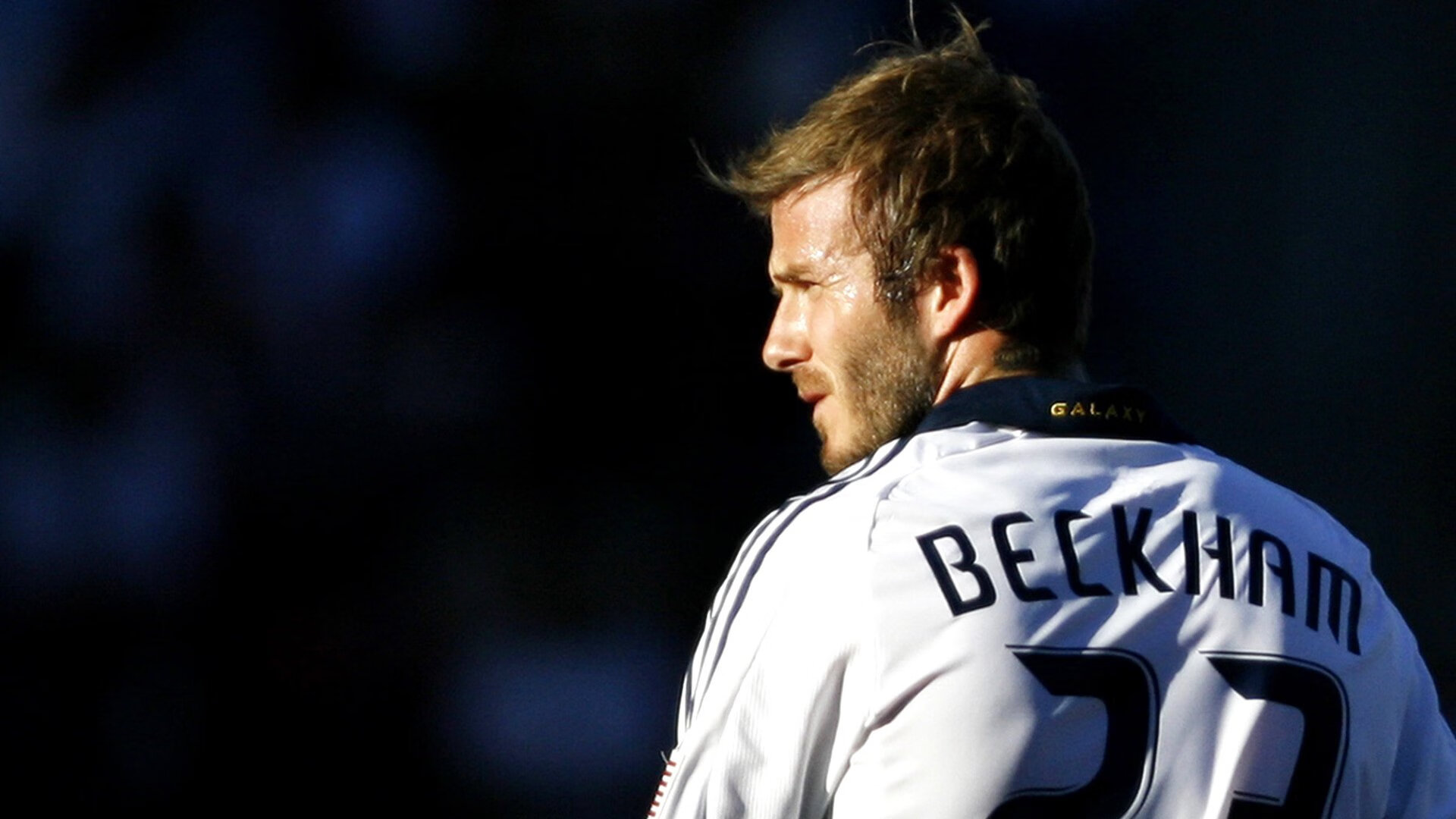 青少年电竞保护措施不断完善,预防沉迷,促进健康成长,青少年玩电竞游戏